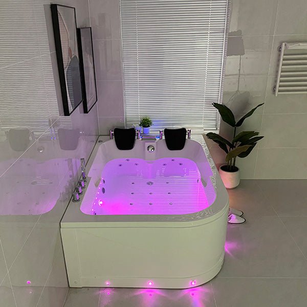 Illuminated air bubble jets in Cascada Amalfi dual hydrotherapy bathtub