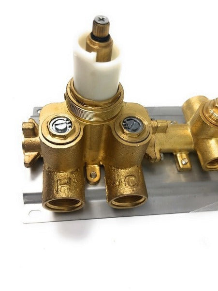 Contemporary 4-Knob Thermostatic Valve - Cascada Showers