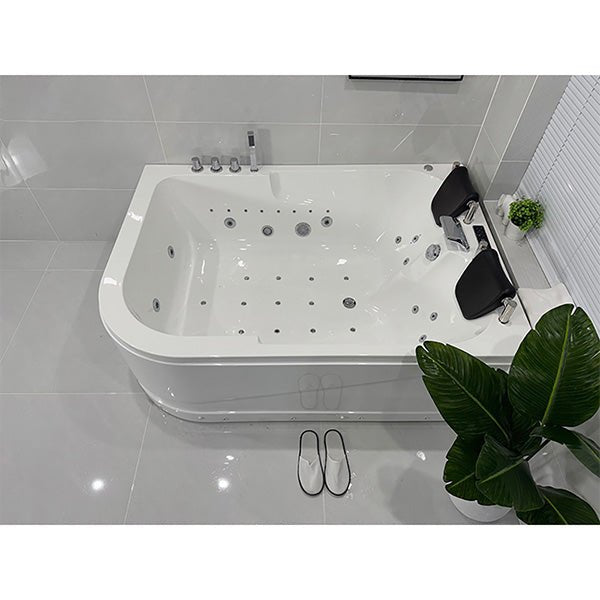 Cascada Amalfi 67-inch freestanding whirlpool bathtub in luxury bathroom