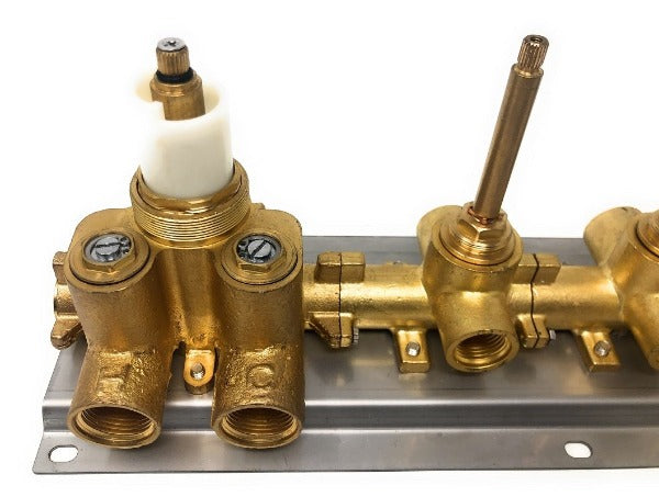 Contemporary 4-Knob Thermostatic Valve - Cascada Showers